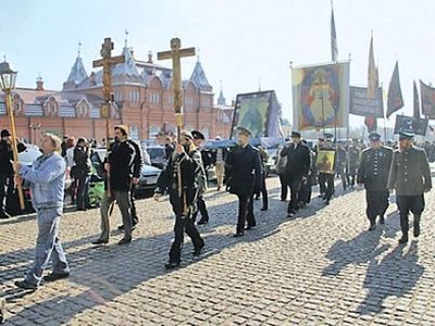 Крестный ход казаков. Фото: "Независимая газета"