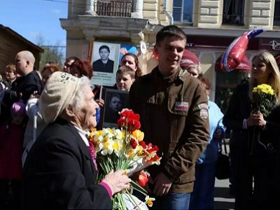 Акция "Бессмертный полк", Псков, 9.5.15. Источник - http://lev-shlosberg.livejournal.com/901241.html