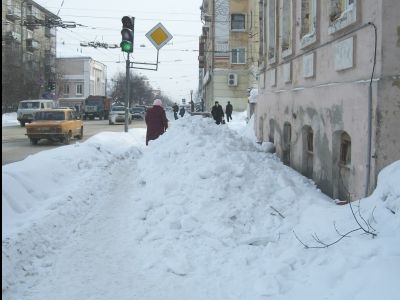 Сугробы в Кирове. Фото: gorodkirov.ru